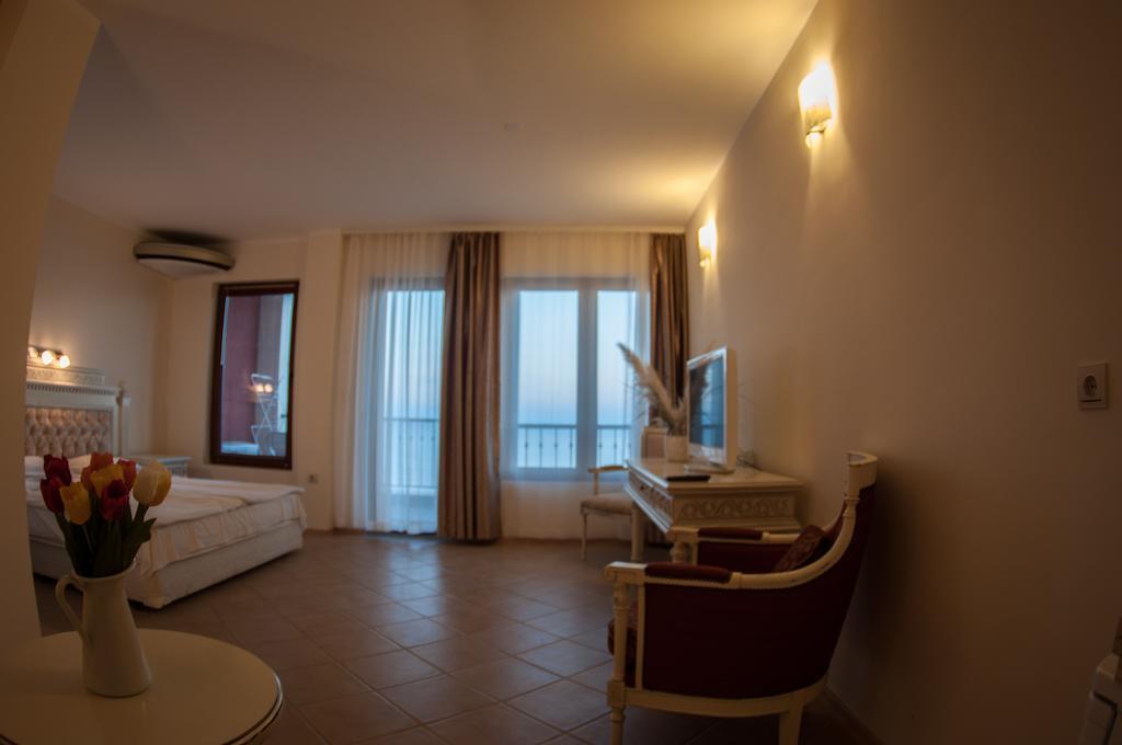 Rocamar Beach Resort Tsarevo Rum bild